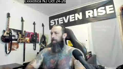 Snapshot of stevenrisenyc chatting on October 15, 1:20 am StevenRiseNYC online show from October 15, 1:20 am