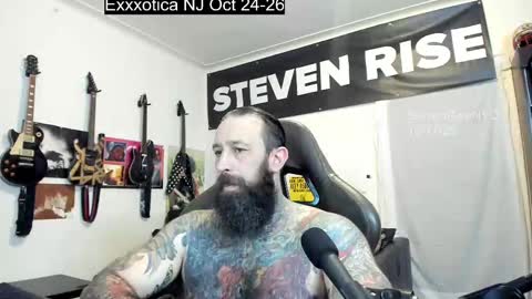 Snapshot of stevenrisenyc chatting on October 18, 1:54 am StevenRiseNYC online show from October 18, 1:54 am