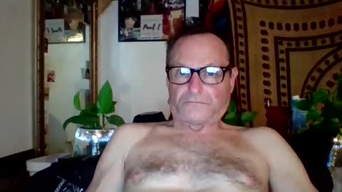 Snapshot of steviehard7 chatting on February 19, 4:55 am steviehard7 online show from February 19, 4:55 am