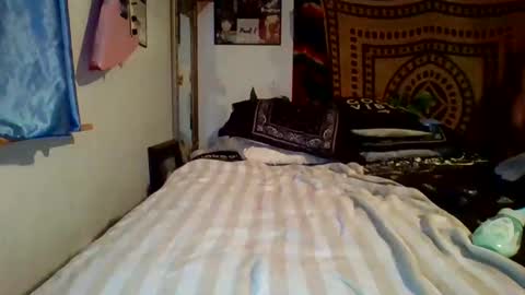 Snapshot of steviehard7 chatting on March 10, 7:44 am steviehard7 online show from March 10, 7:44 am