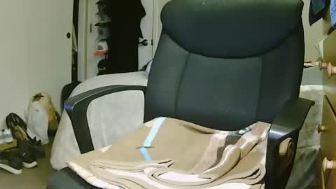 Chillguy online show from April 1, 3:51 am