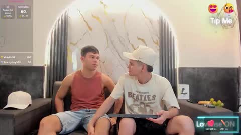 friends online show from March 23, 8:52 am