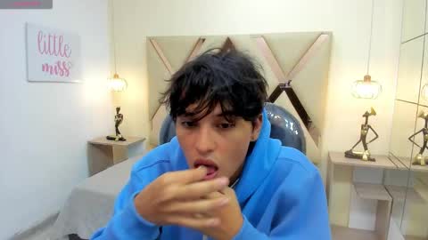 Stiwen online show from February 11, 1:04 pm