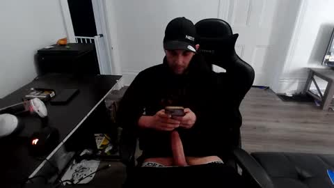 stonedpanda77 online show from May 12, 9:46 pm