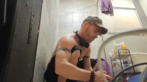Snapshot of str8foryouguy chatting on February 17, 5:47 am Str8 online show from February 17, 5:47 am