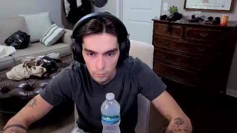 str8whiteboy21 online show from July 18, 5:15 pm