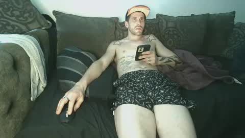 Snapshot of straitpipermann22 chatting on September 20, 6:33 pm straitpipermann22 online show from September 20, 6:33 pm
