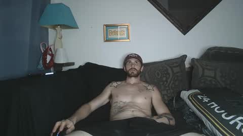 Snapshot of straitpipermann22 chatting on October 11, 7:24 am straitpipermann22 online show from October 11, 7:24 am