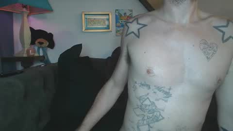 Snapshot of straitpipermann22 chatting on October 3, 2:10 am straitpipermann22 online show from October 3, 2:10 am