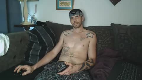 Snapshot of straitpipermann22 chatting on September 21, 8:13 pm straitpipermann22 online show from September 21, 8:13 pm