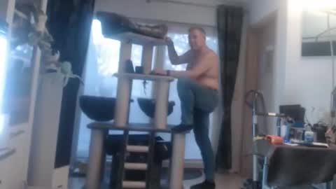 Stranger online show from October 26, 5:52 am