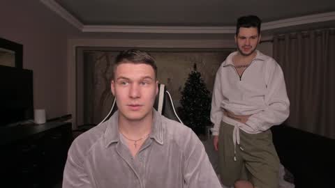 Snapshot of stranggee chatting on December 26, 7:16 pm Artem online show from December 26, 7:16 pm