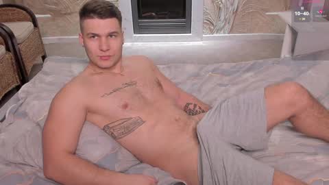 Snapshot of stranggee chatting on January 18, 4:42 pm Artem online show from January 18, 4:42 pm