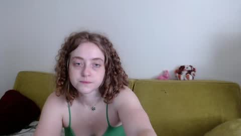 Strawberrylotsacake online show from April 29, 2:44 pm