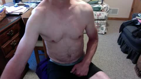 Snapshot of strokerace4020 chatting on September 10, 5:47 pm strokerace4020 online show from September 10, 5:47 pm