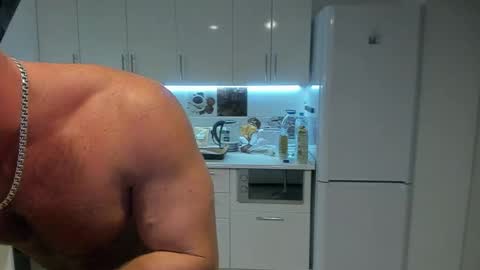 Snapshot of strong_arni chatting on February 13, 6:15 pm Strong Arni online show from February 13, 6:15 pm
