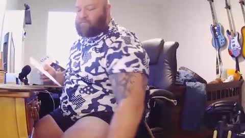 strong_bear89 online show from November 10, 3:26 pm