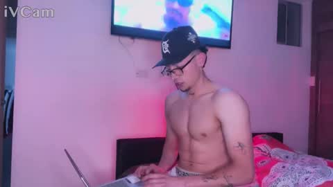 stronghardlatino online show from October 10, 1:22 am