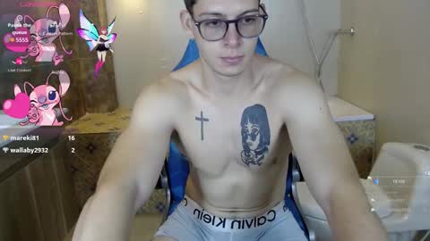 stuart_white online show from October 25, 3:12 pm