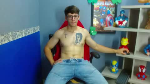 stuart_white online show from September 19, 8:56 pm