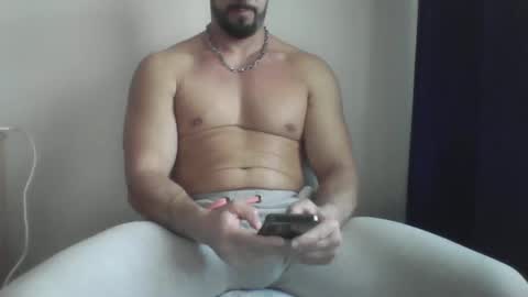 Snapshot of studdotcom chatting on March 8, 10:32 am Ero online show from March 8, 10:32 am