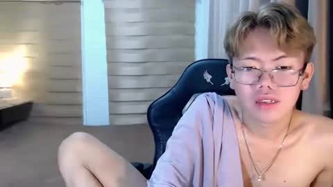 Su-jin online show from April 14, 12:52 pm