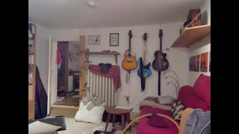 suahsetla online show from October 31, 9:59 pm