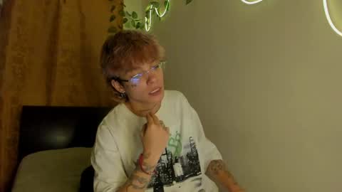 nico online show from April 14, 11:52 pm