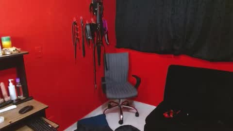 submissiveemily online show from December 18, 7:31 pm