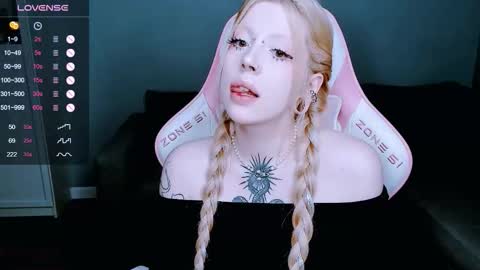 succubus_leslie online show from December 5, 9:23 pm