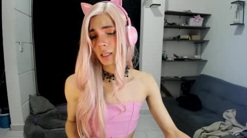 sue online show from April 1, 10:05 am