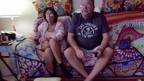 suenixon online show from February 4, 3:49 pm