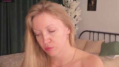 sugamomy online show from October 19, 12:26 am