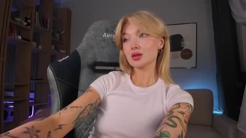 sugar_club online show from February 22, 5:13 pm