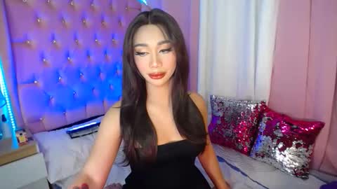 Snapshot of sugar_hally chatting on October 5, 6:11 am your ultimate goddess online show from October 5, 6:11 am