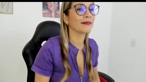 Snapshot of sugar_milff chatting on January 24, 1:36 pm sugar_milff online show from January 24, 1:36 pm