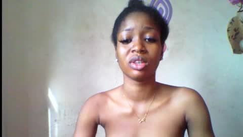 Snapshot of sugarmeltsxx chatting on October 15, 8:04 am Bella online show from October 15, 8:04 am