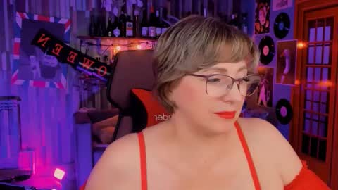 Vivien online show from October 25, 1:33 pm