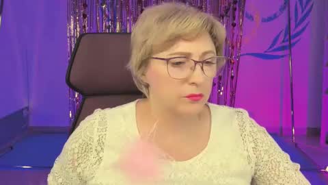 Vivien online show from February 19, 9:06 am