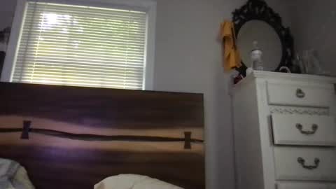 sugarwhite11 online show from October 7, 4:25 pm