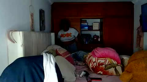 Cami   Back in 2 hours online show from June 11, 4:32 am