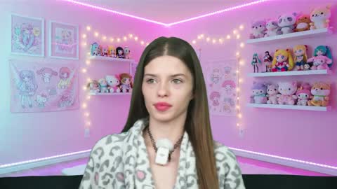 sukie_spooky online show from April 3, 3:30 pm