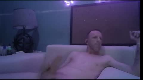 sum4u2see43 online show from August 3, 9:26 am