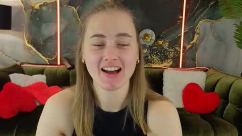 Snapshot of sun_kitty_ chatting on September 10, 6:58 am Alisa online show from September 10, 6:58 am