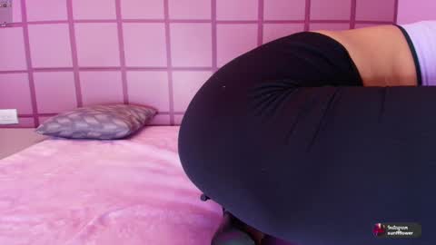 Snapshot of sunflower_28 chatting on October 7, 12:01 pm Liss online show from October 7, 12:01 pm