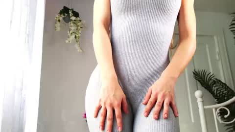 sunluscious online show from February 22, 2:52 pm