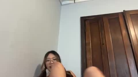 sunneeshellee online show from April 28, 7:29 pm