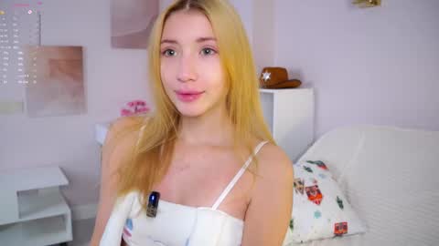 Lily online show from February 4, 2:54 pm