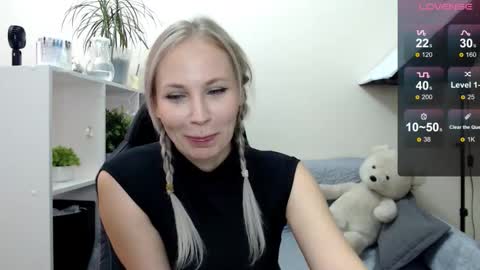 Snapshot of sunny_bunny6 chatting on September 26, 5:48 am Naomi online show from September 26, 5:48 am
