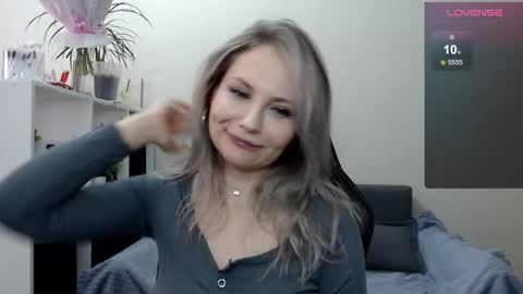 Snapshot of sunny_bunny6 chatting on March 11, 7:46 am Naomi online show from March 11, 7:46 am
